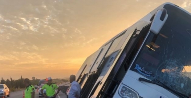 Yolcu otobüsü kaza yaptı; 1 ölü 17 yaralı